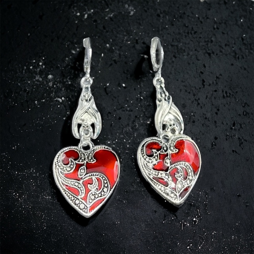 1 Pair Gothic Bat Heart Love Shape Pendant Round Buckle Silver Plated Earrings - Picture 5 of 12